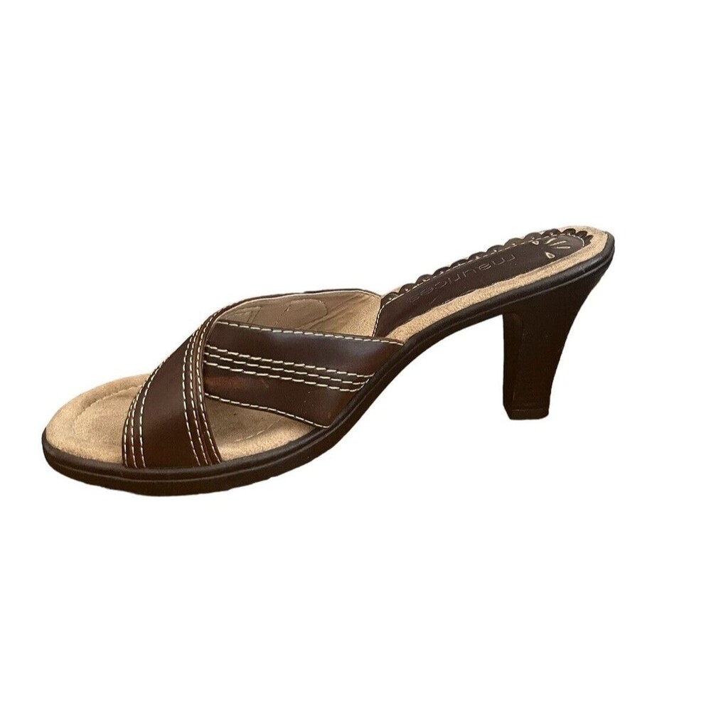 Maurices Womens Slip On Sandals Heels Cross Strap Mule 53279 Size 8 - Picture 3 of 6
